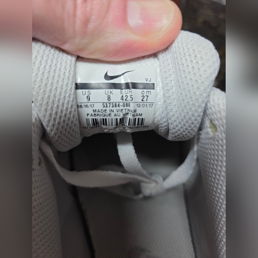 Nike Air Max / White and Gray / Mens Size 9 / GUC - Picture 5 of 6